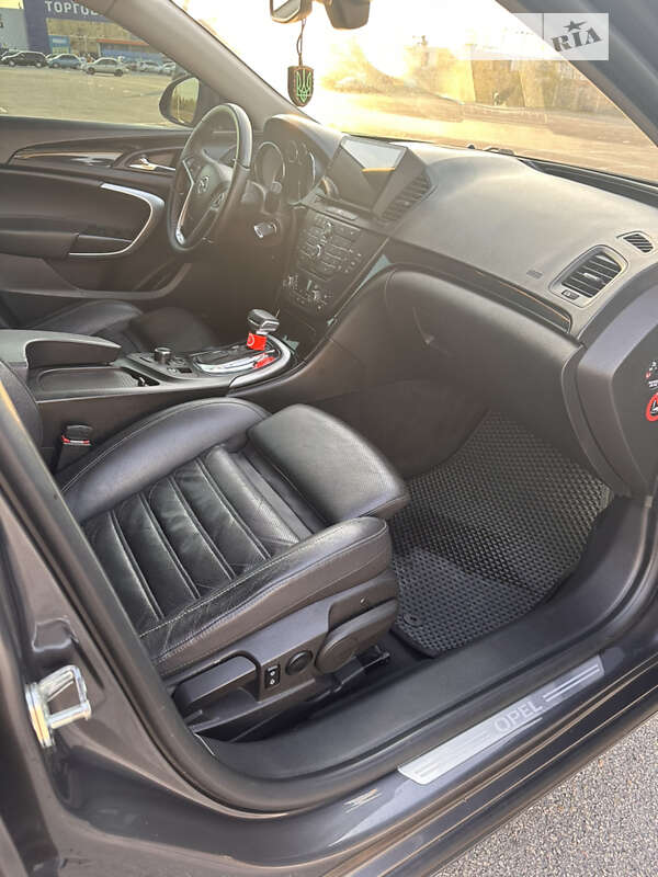 Універсал Opel Insignia 2011 в Запоріжжі