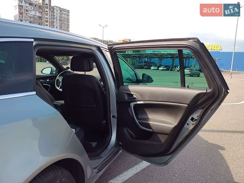 Универсал Opel Insignia 2014 в Киеве