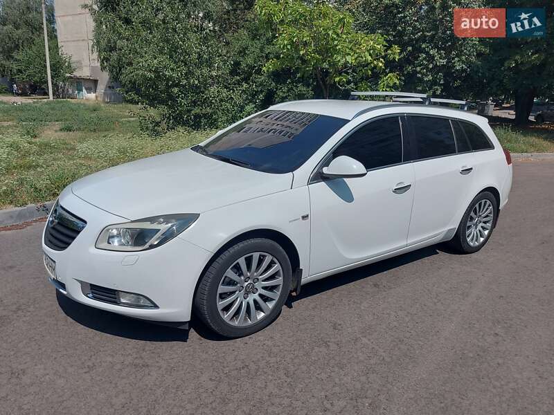 Универсал Opel Insignia 2011 в 