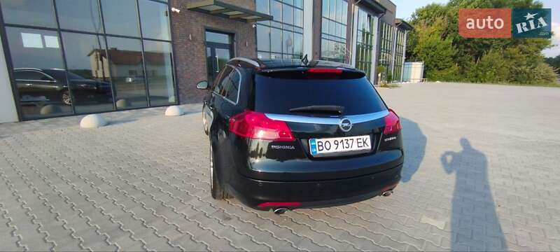 Універсал Opel Insignia 2013 в Тернополі