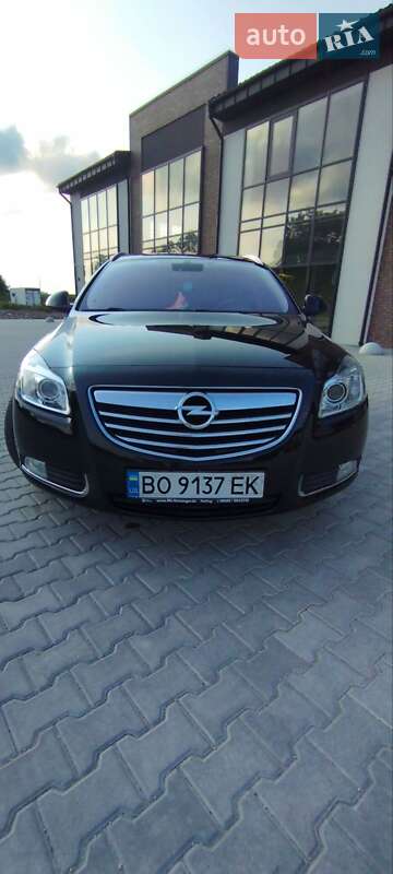 Універсал Opel Insignia 2013 в Тернополі