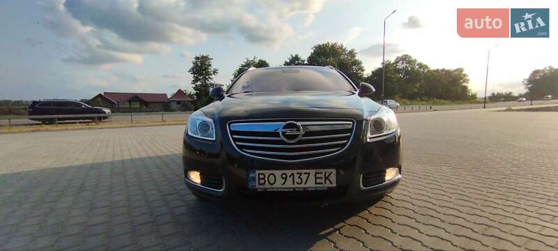 Універсал Opel Insignia 2013 в Тернополі