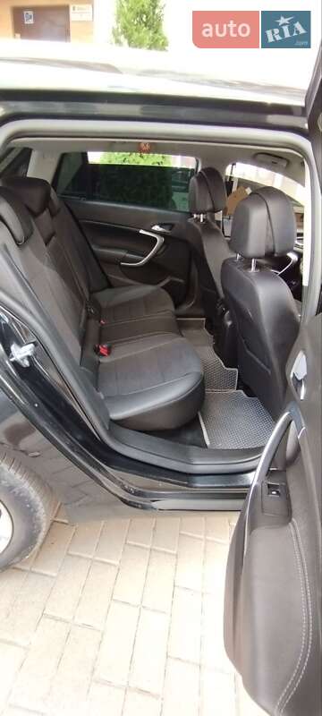 Універсал Opel Insignia 2013 в Тернополі