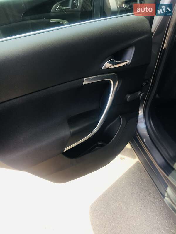 Ліфтбек Opel Insignia 2010 в Умані