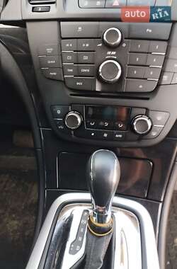 Универсал Opel Insignia 2010 в 
