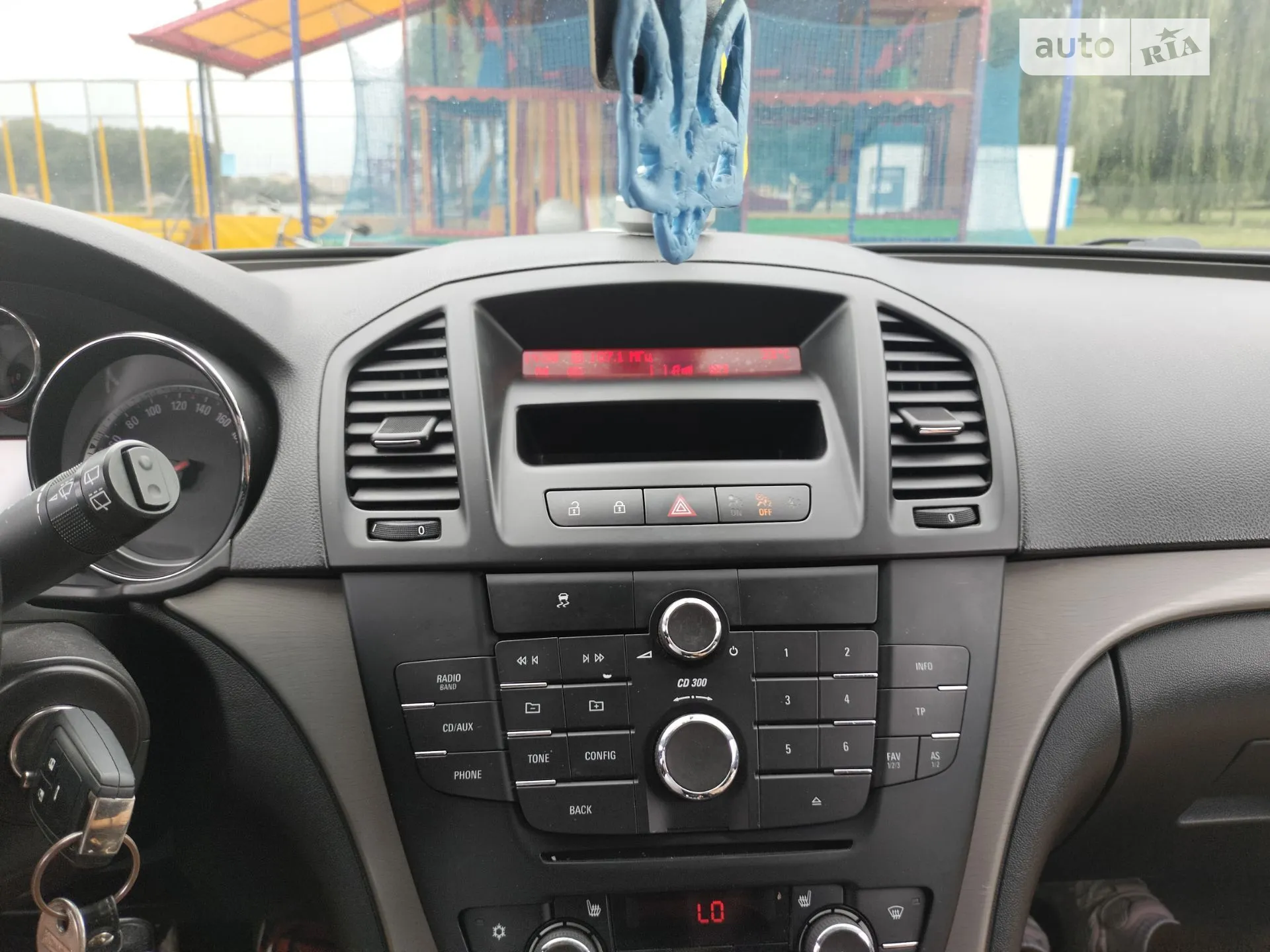 2010 Opel Insignia - мініатюра 4