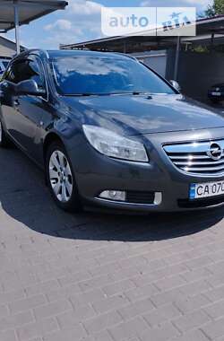 Универсал Opel Insignia 2012 в Тальном