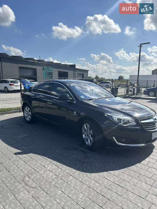 Седан Opel Insignia 2015 в Ивано-Франковске
