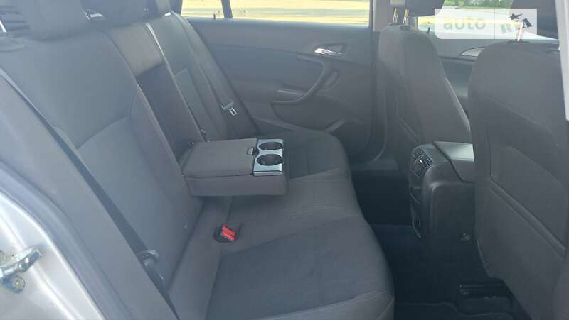 Универсал Opel Insignia 2010 в Звягеле