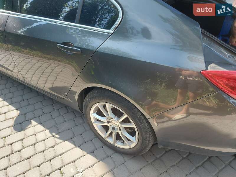 Лифтбек Opel Insignia 2010 в Львове