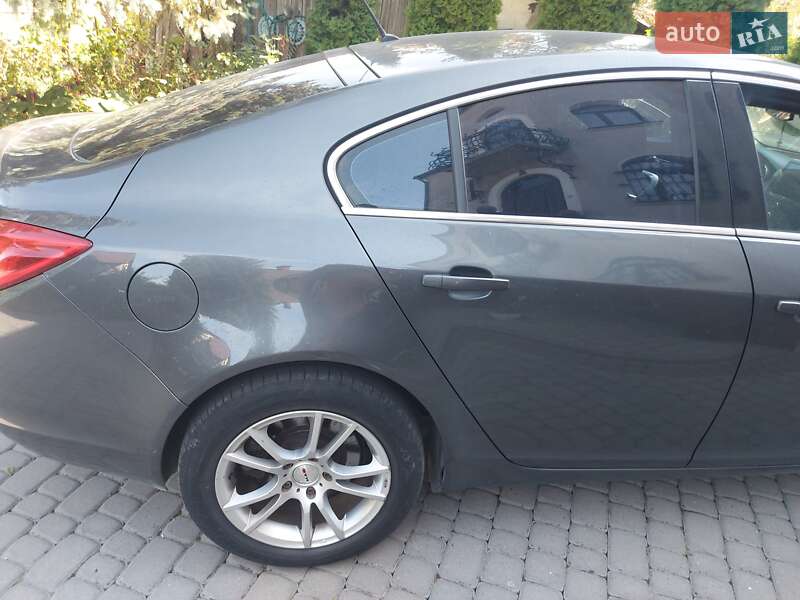 Лифтбек Opel Insignia 2010 в Львове