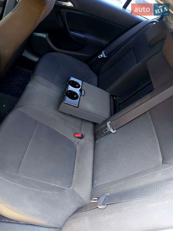 Лифтбек Opel Insignia 2010 в Львове