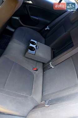 Лифтбек Opel Insignia 2010 в 