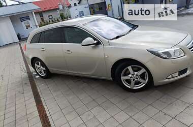 Универсал Opel Insignia 2011 в Иршаве