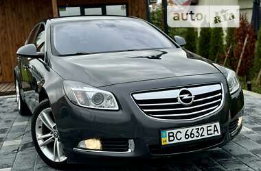 Седан Opel Insignia 2012 в Дрогобичі