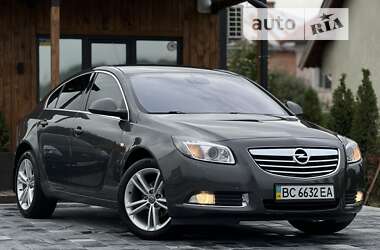 Седан Opel Insignia 2012 в Дрогобыче