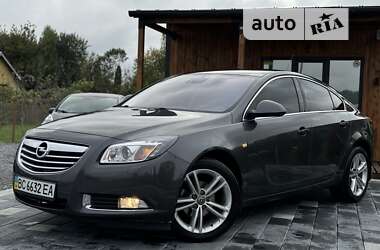 Седан Opel Insignia 2012 в Дрогобичі