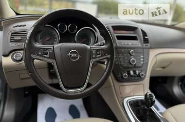 Седан Opel Insignia 2012 в Дрогобичі