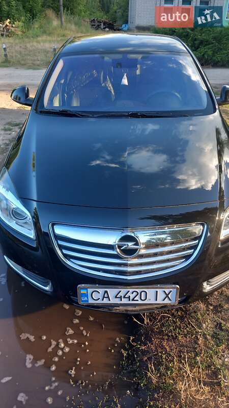 Седан Opel Insignia 2010 в 