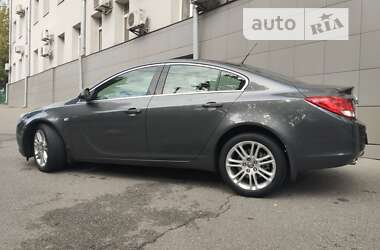 Седан Opel Insignia 2010 в Києві