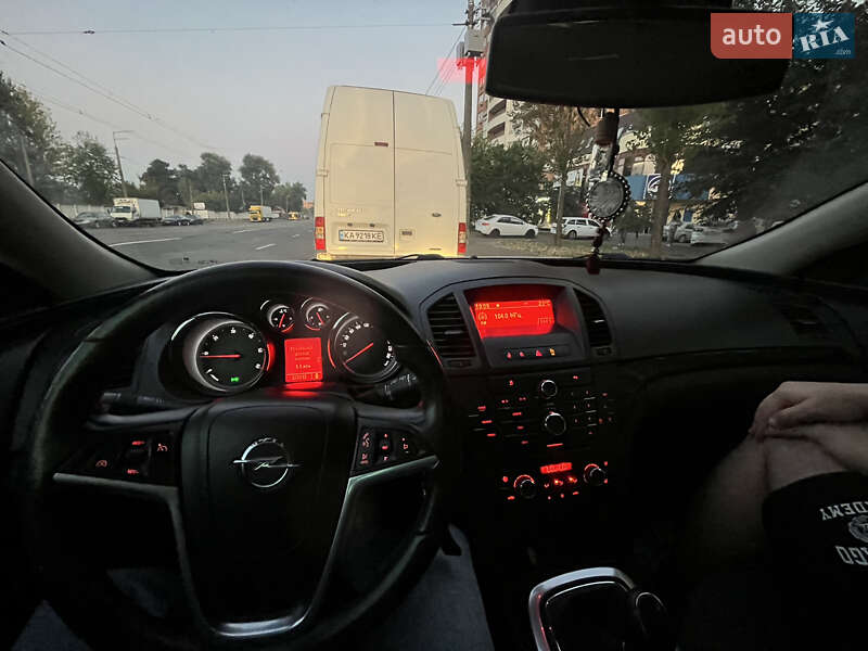 Універсал Opel Insignia 2010 в Києві