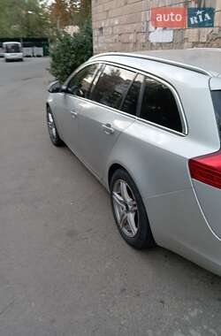 Универсал Opel Insignia 2010 в 