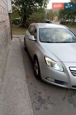 Универсал Opel Insignia 2010 в 
