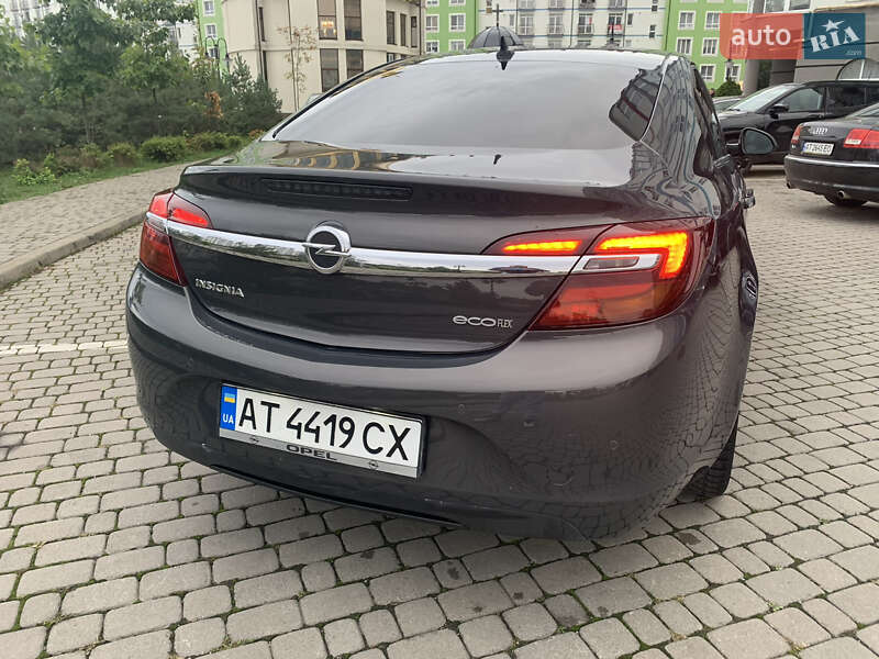 Седан Opel Insignia 2015 в Івано-Франківську