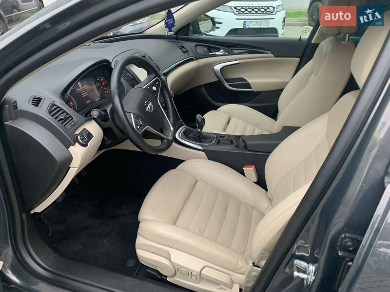 Седан Opel Insignia 2015 в Івано-Франківську