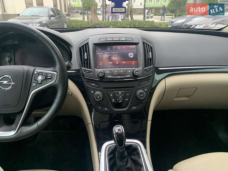 Седан Opel Insignia 2015 в Івано-Франківську