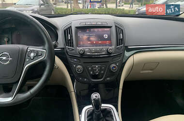 Седан Opel Insignia 2015 в 