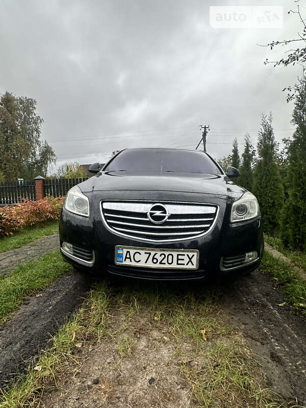 Седан Opel Insignia 2010 в Луцьку