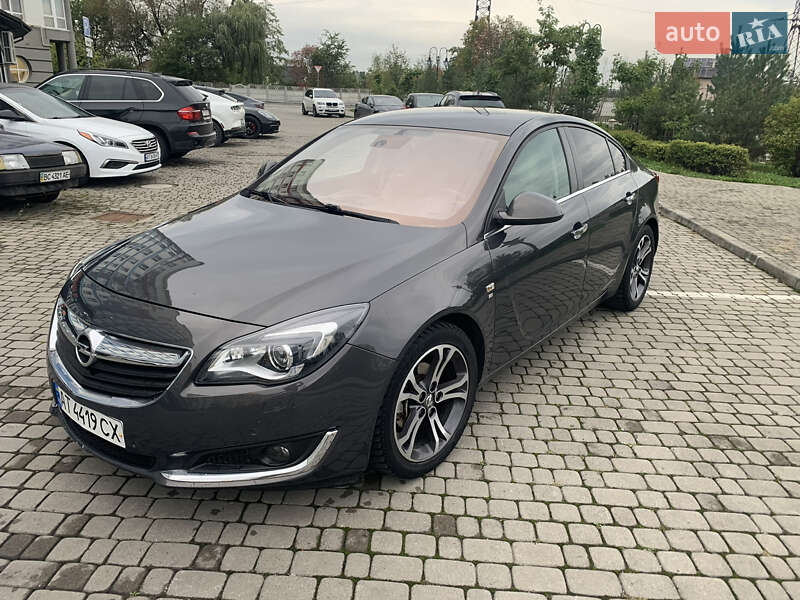 Седан Opel Insignia 2015 в Івано-Франківську