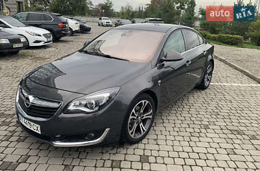 Седан Opel Insignia 2015 в 