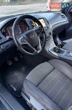 Универсал Opel Insignia 2013 в 