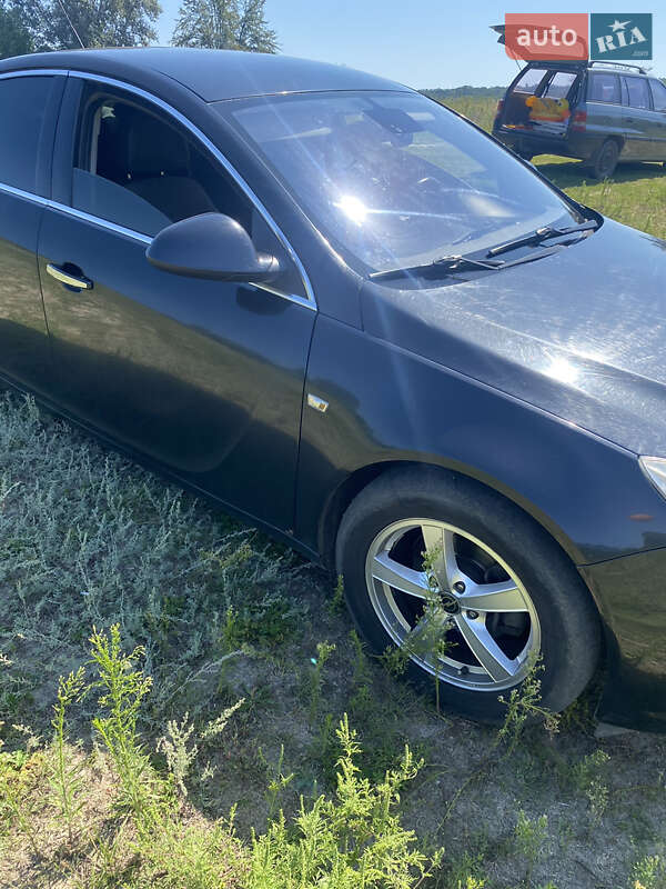 Седан Opel Insignia 2010 в Миргороді