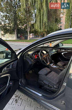Универсал Opel Insignia 2012 в 