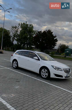 Универсал Opel Insignia 2015 в 