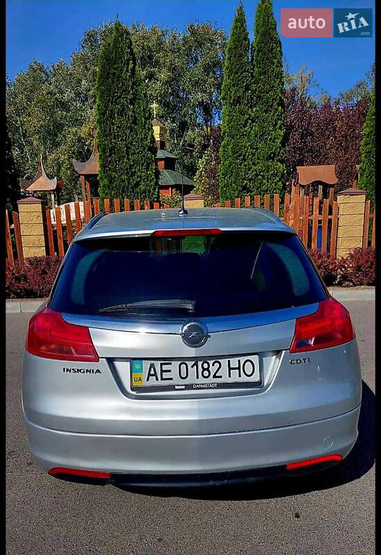 Універсал Opel Insignia 2011 в Дніпрі