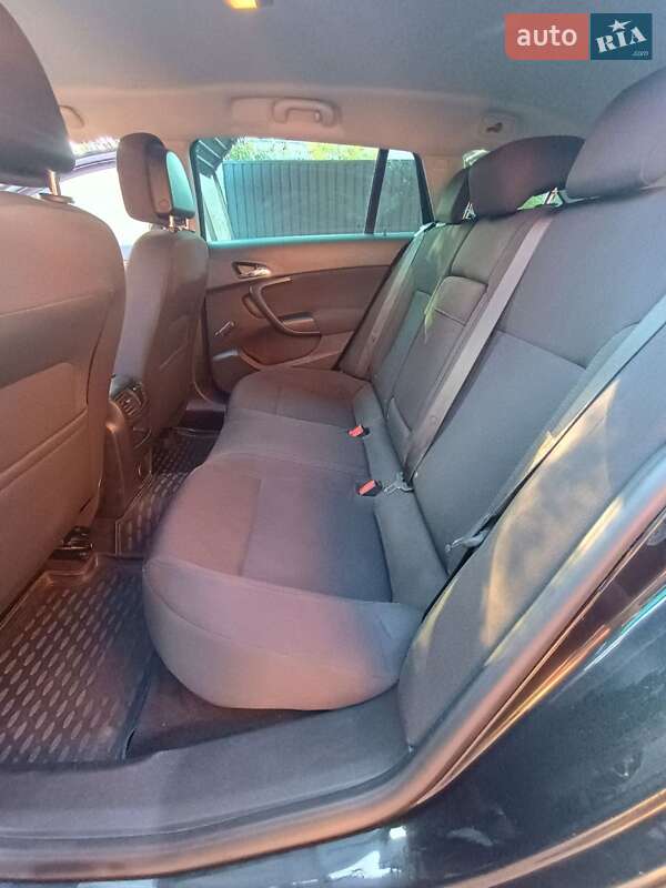 Универсал Opel Insignia 2011 в Сарнах