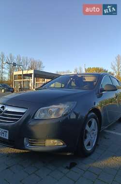 Универсал Opel Insignia 2012 в 