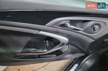 Универсал Opel Insignia 2010 в 