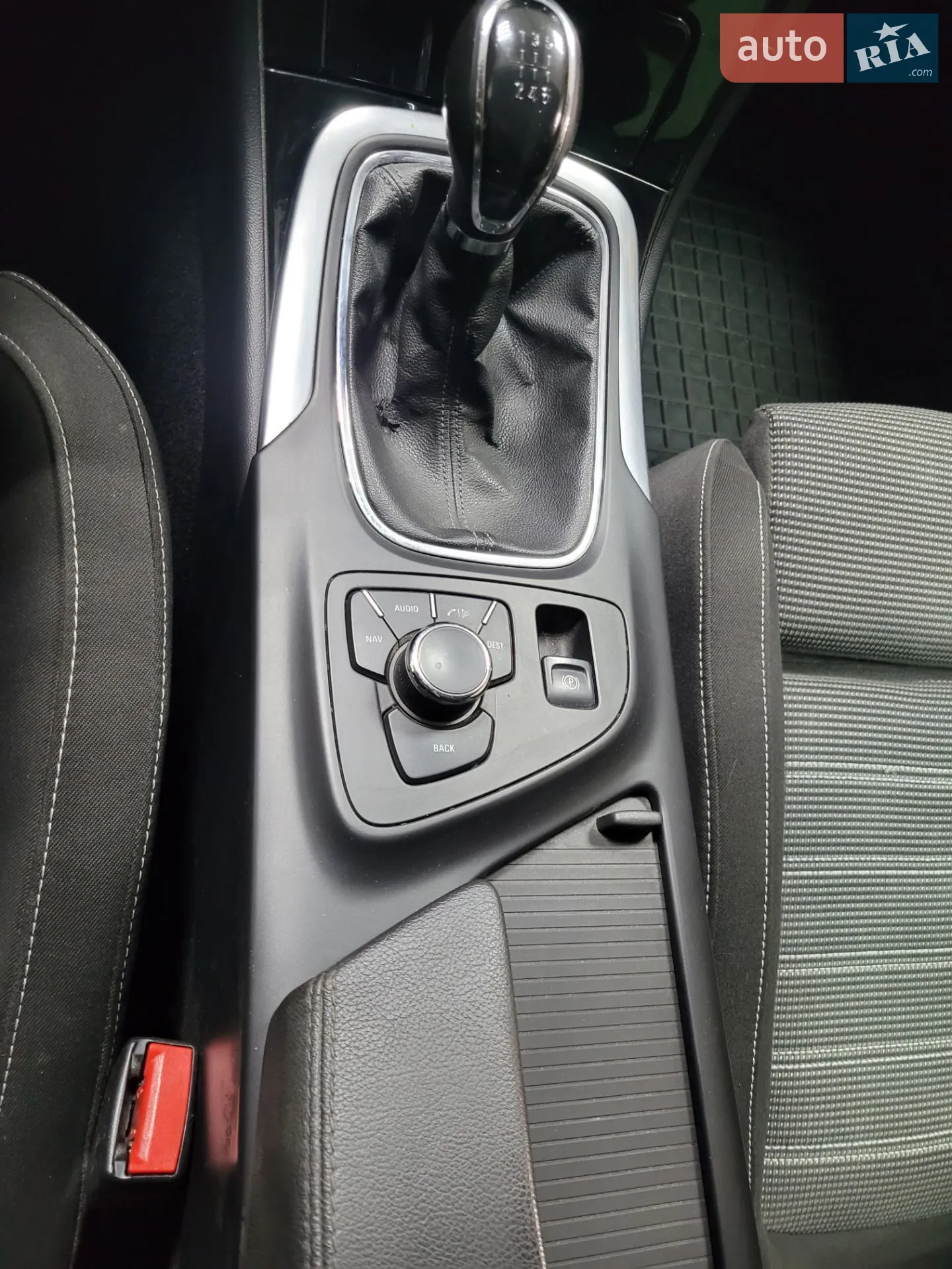 2010 Opel Insignia - мініатюра 6