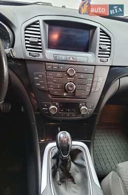 Универсал Opel Insignia 2010 в 