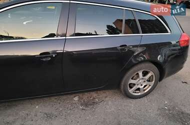 Универсал Opel Insignia 2010 в 