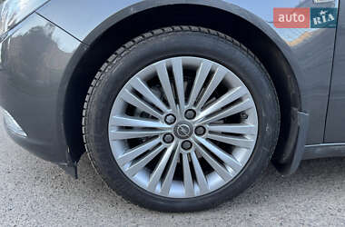 Седан Opel Insignia 2012 в Львові