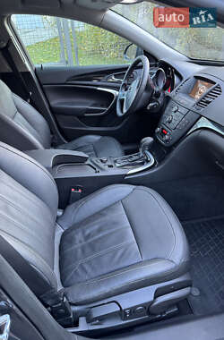 Седан Opel Insignia 2012 в Львові