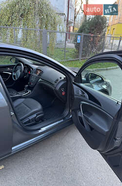 Седан Opel Insignia 2012 в Львові