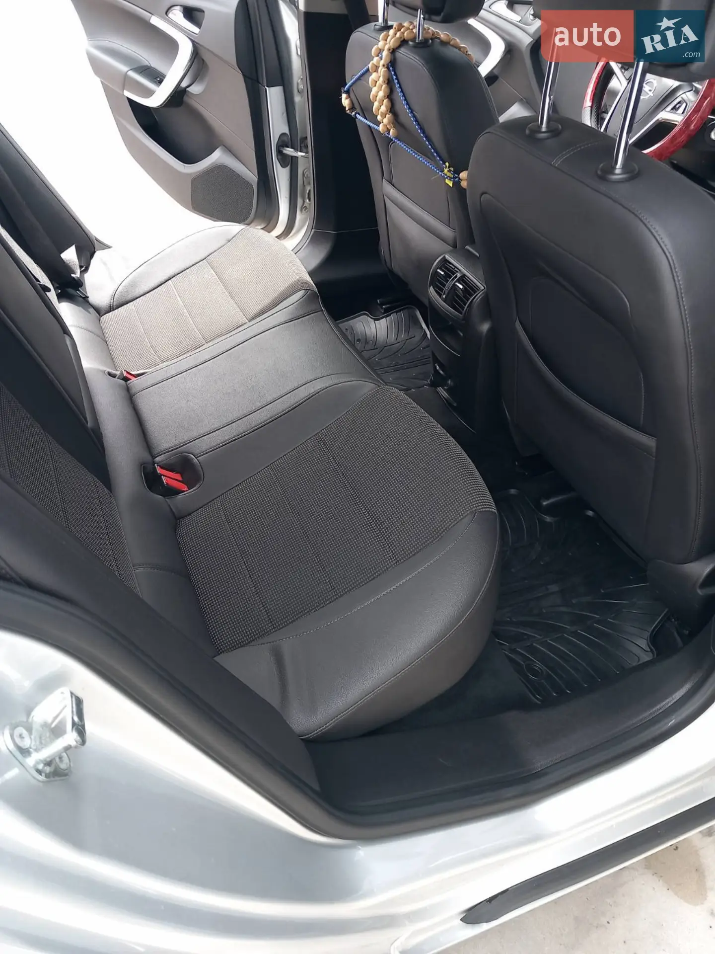 2010 Opel Insignia - мініатюра 3