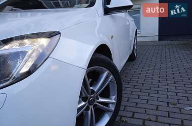 Седан Opel Insignia 2013 в Львове